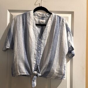 Rails Ladies Blue and White Striped Short Sleeve Shirt. Size medium